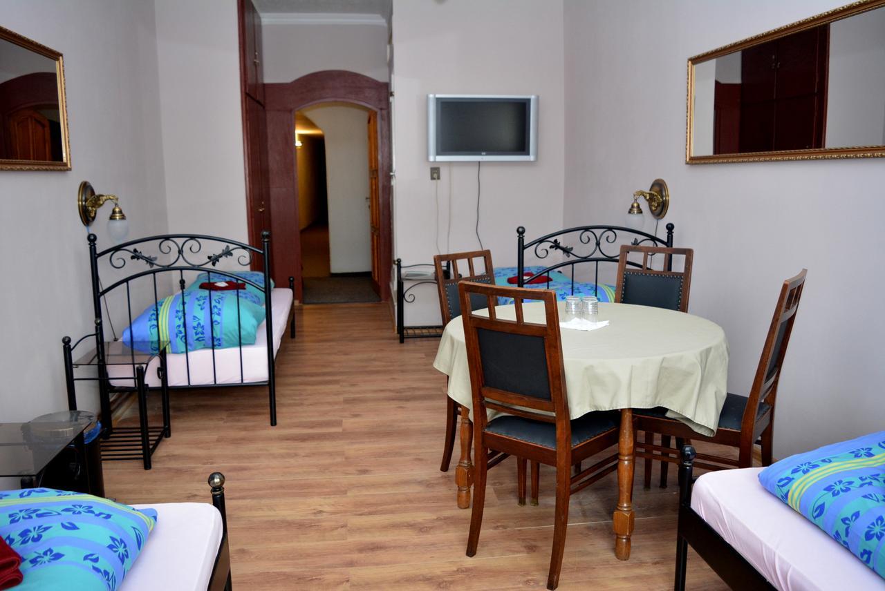 Hotel Posta Дечин Екстер'єр фото