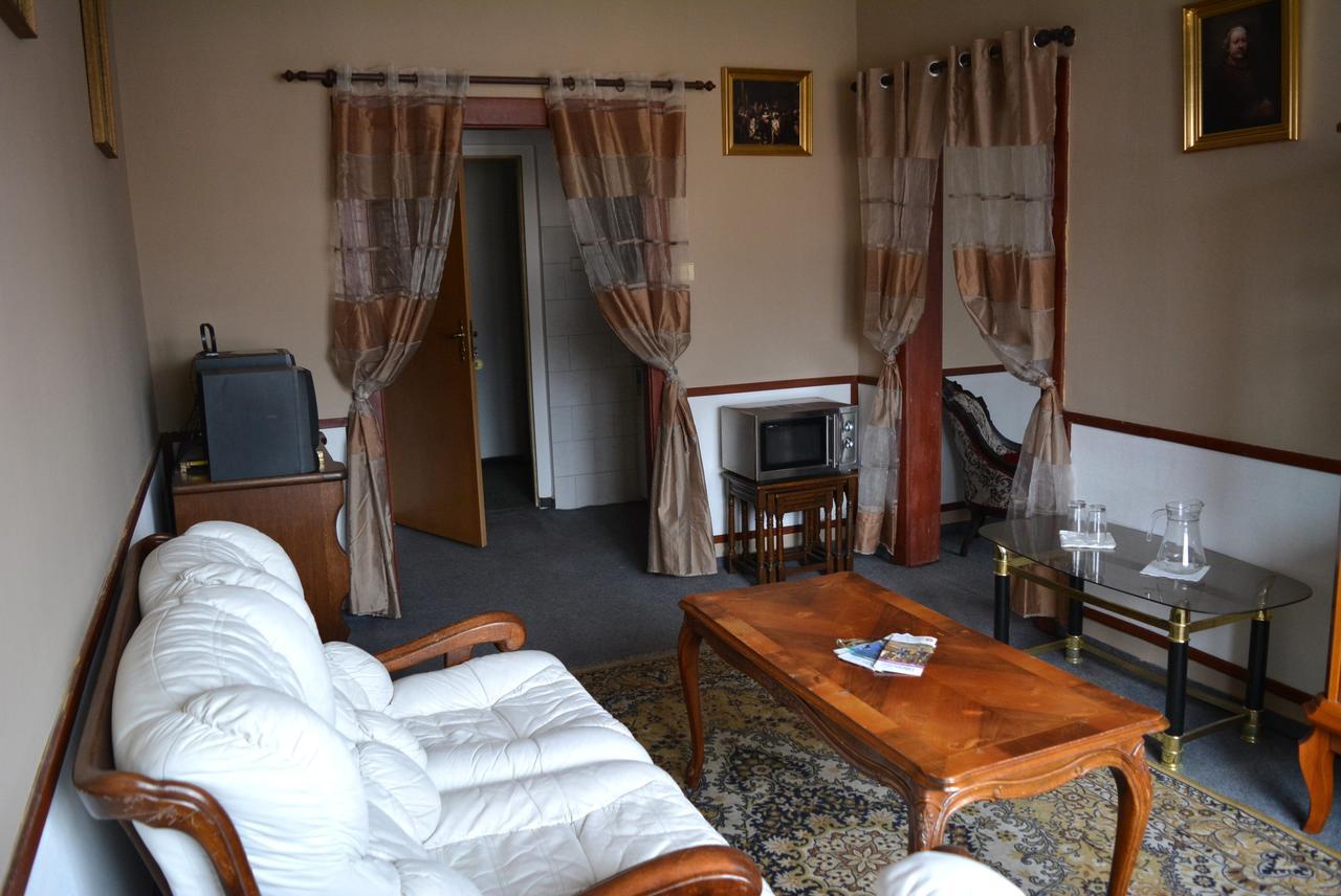 Hotel Posta Дечин Екстер'єр фото