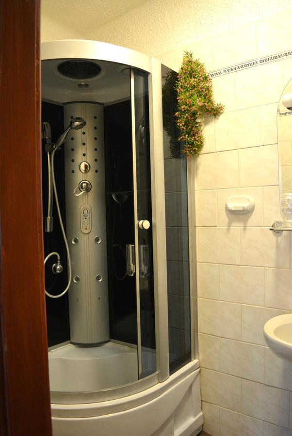 Hotel Posta Дечин Екстер'єр фото